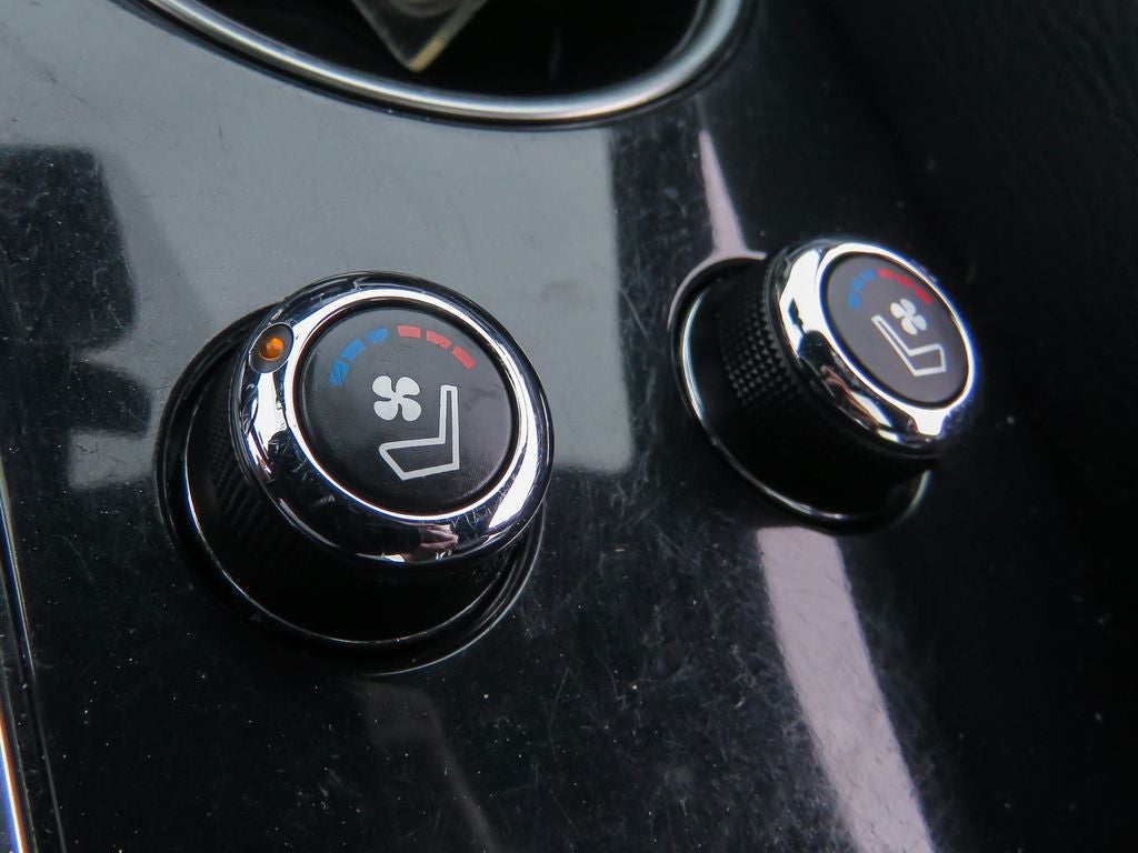 2023 Nissan Maxima SR