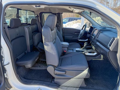 2024 Nissan Frontier SV