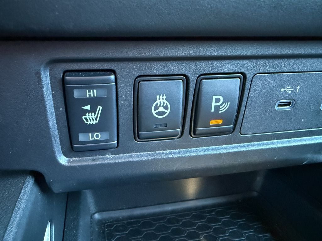 2024 Nissan Frontier SV