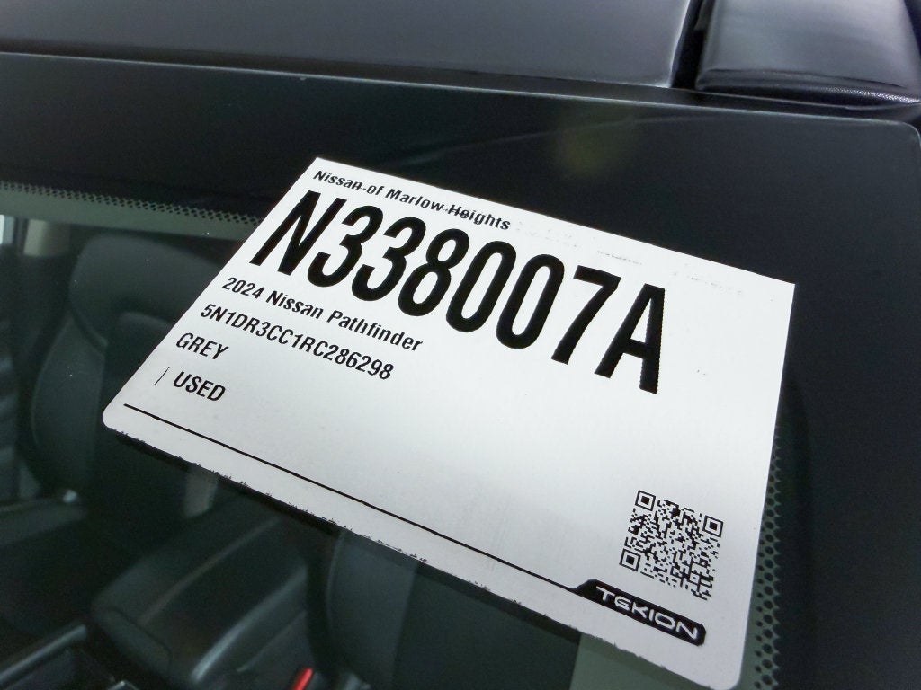 2024 Nissan Pathfinder SL