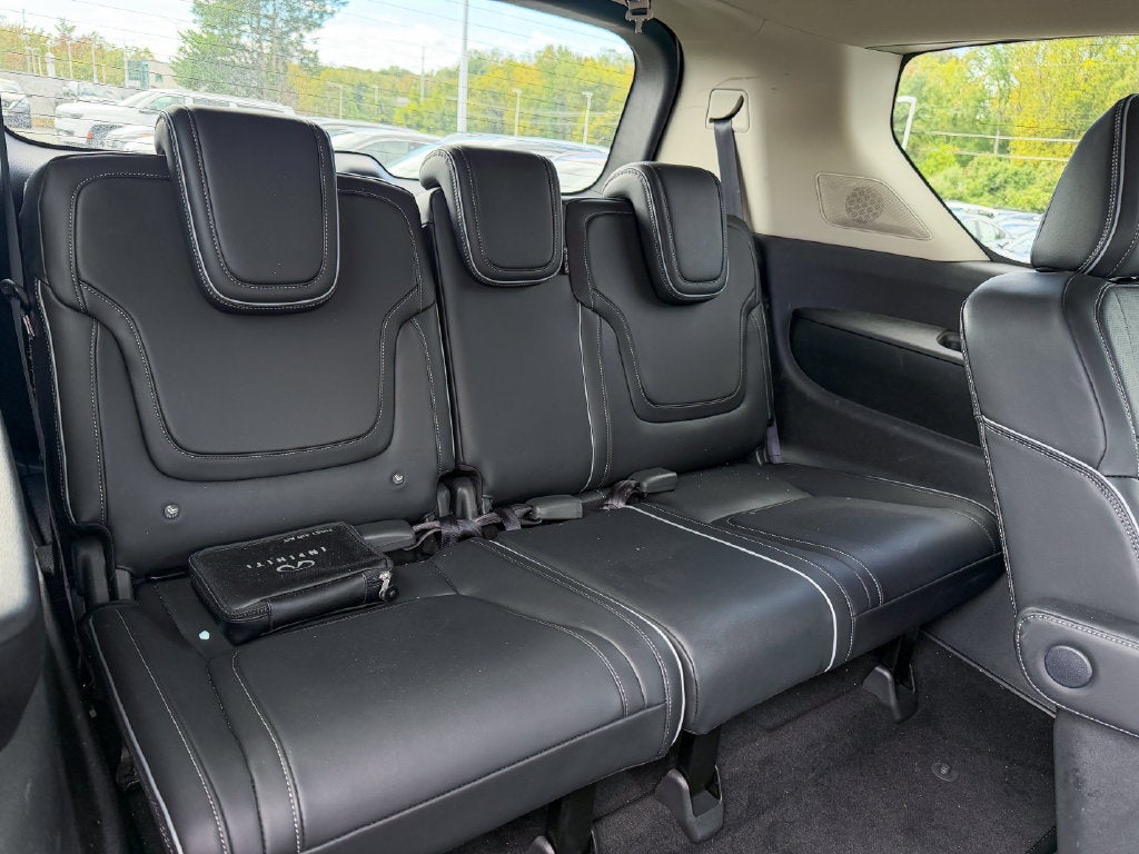 2025 INFINITI QX80 LUXE
