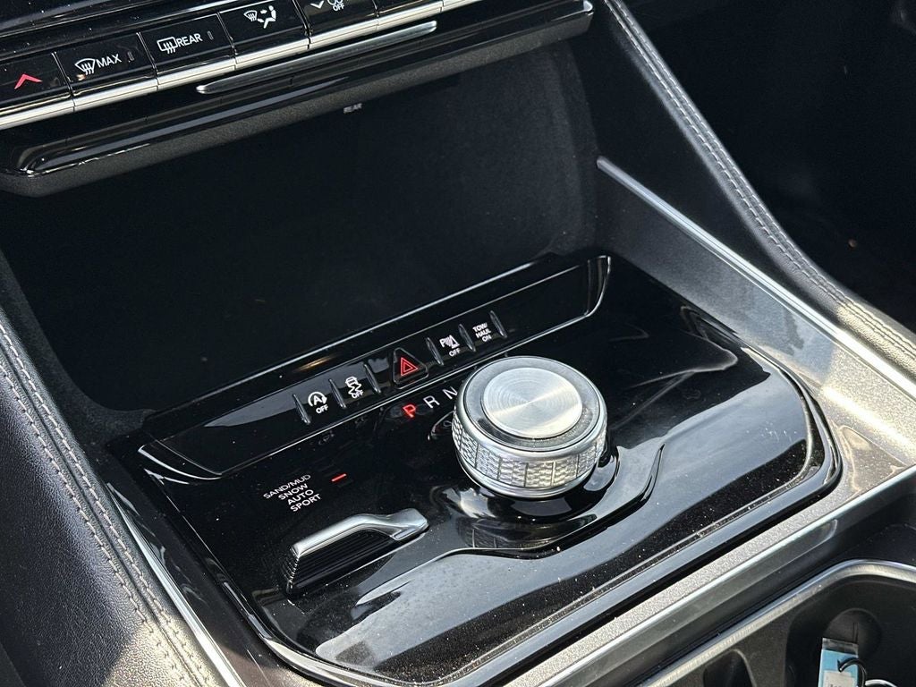2023 Jeep Wagoneer L Base