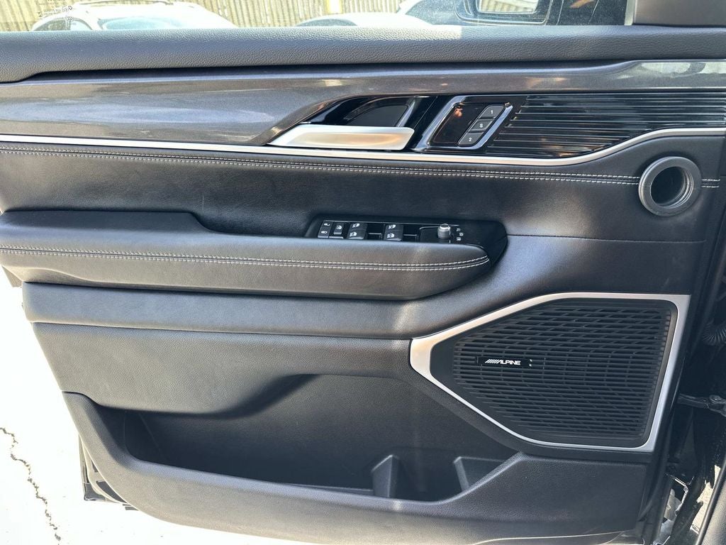 2023 Jeep Wagoneer L Base