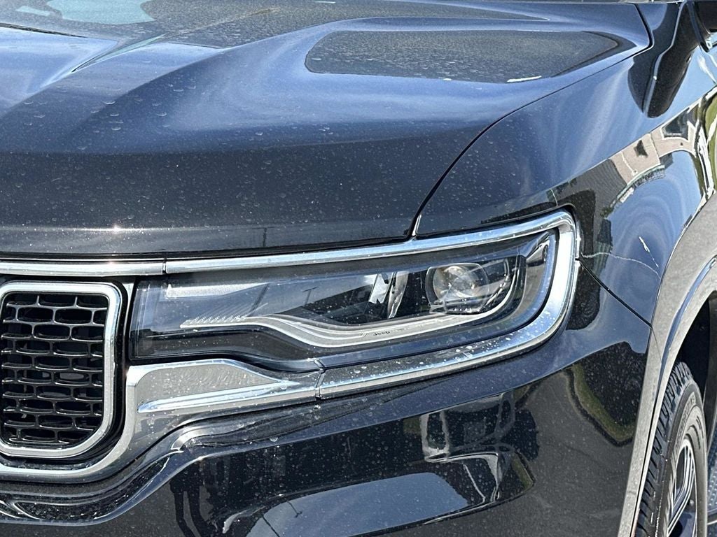 2023 Jeep Wagoneer L Base
