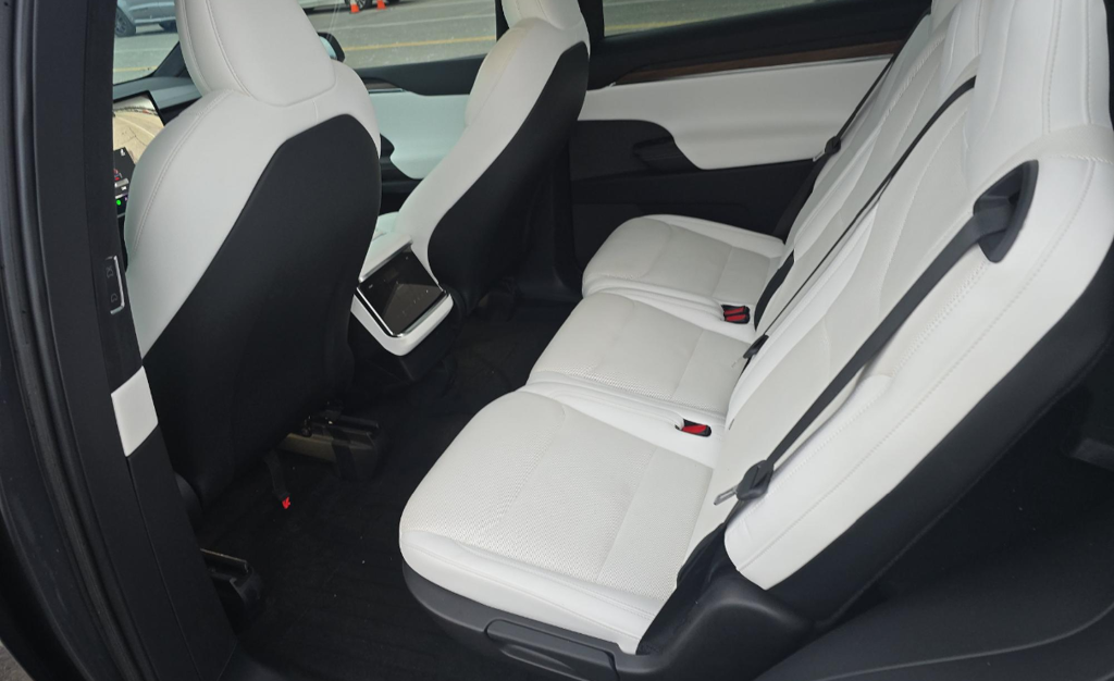 2023 Tesla Model X Standard Range