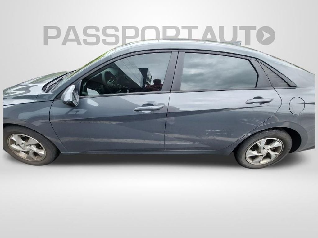 2023 Hyundai Elantra SE