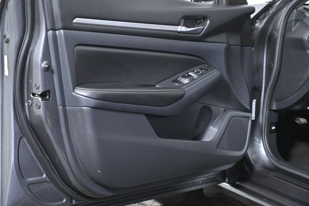 2022 Nissan Altima 2.5 SV Nissan Certified