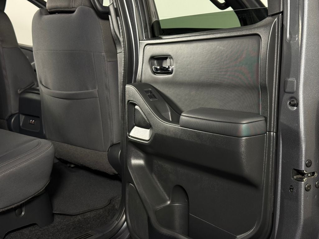 2023 Nissan Frontier SV Midnight Edition