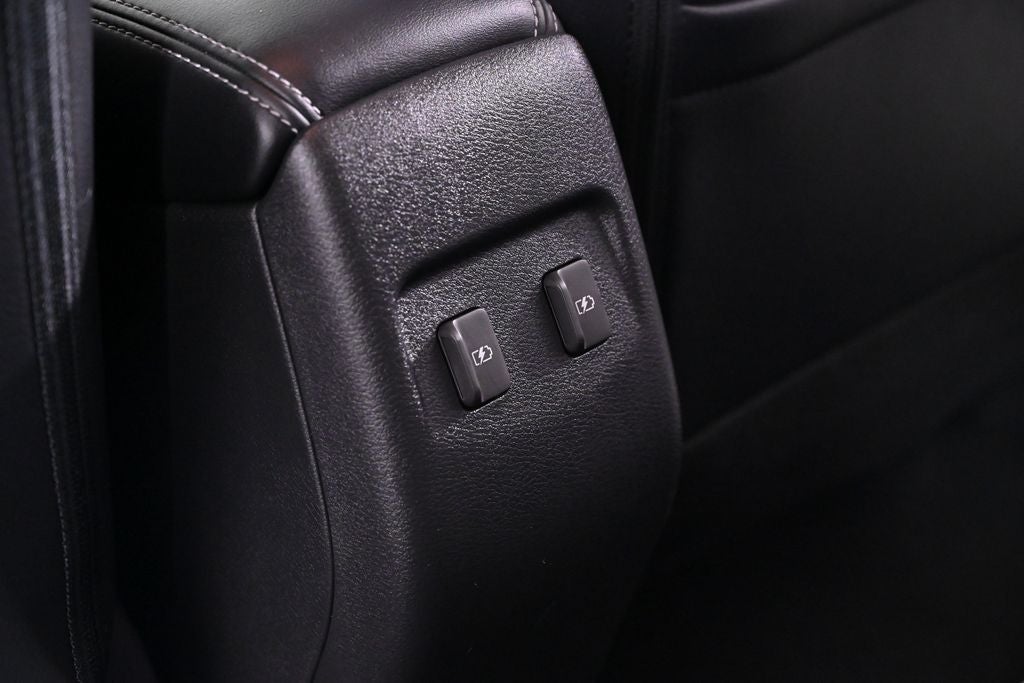 2023 Nissan Kicks SR Nissan Certified