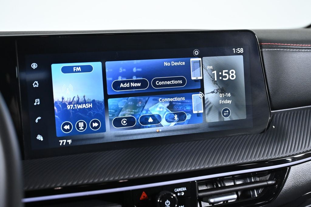 2025 Nissan Kicks SR Nissan Certified