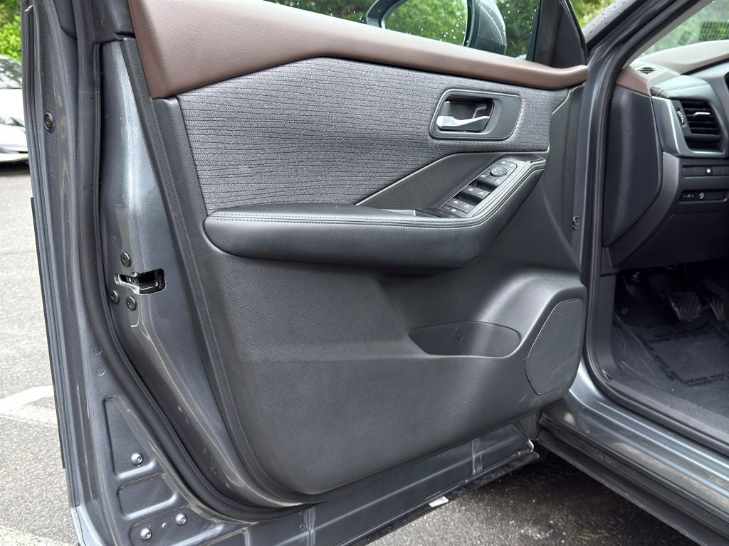 2023 Nissan Rogue SV Nissan Certified