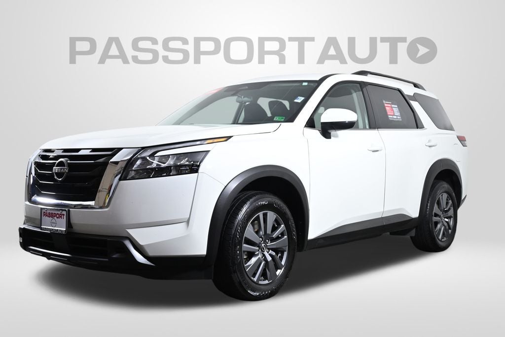 2025 Nissan Pathfinder SV