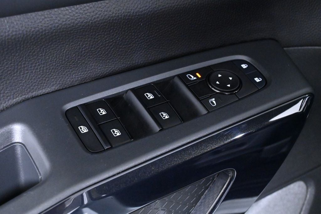 2025 Nissan Pathfinder SV Nissan Certified