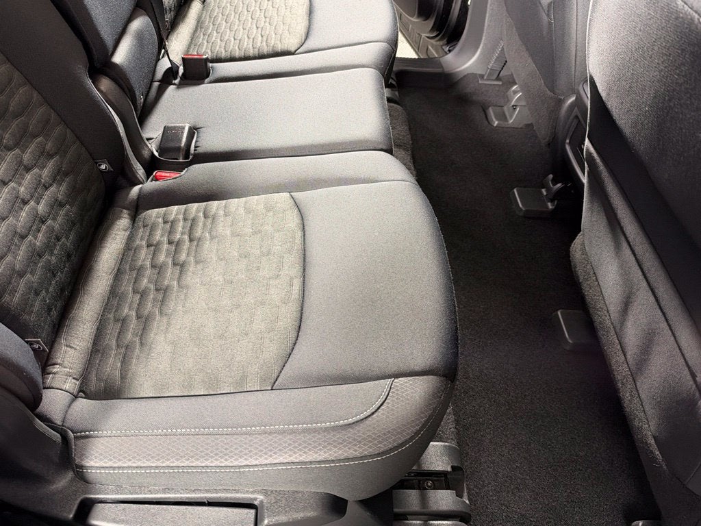 2022 Nissan Pathfinder SV Nissan Certified