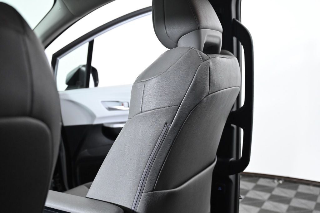 2025 Toyota Sienna XLE 7 Passenger