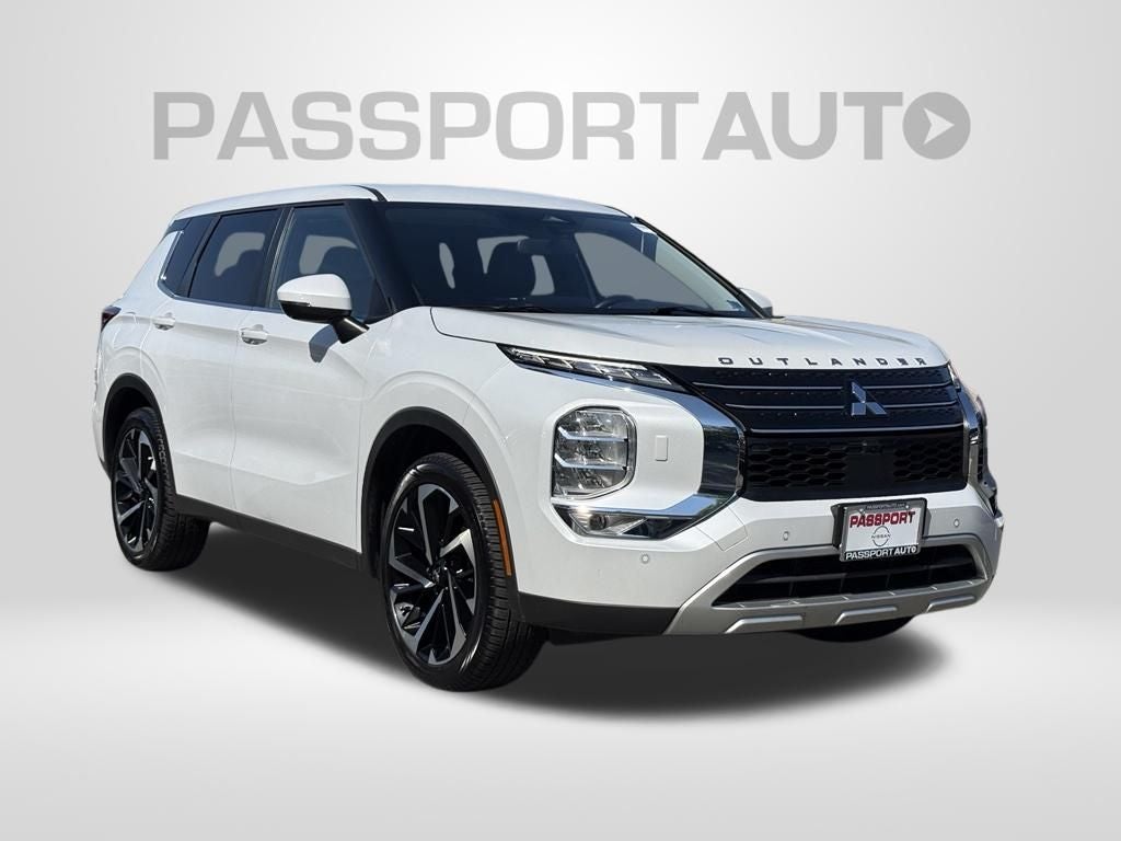 2023 Mitsubishi Outlander SE