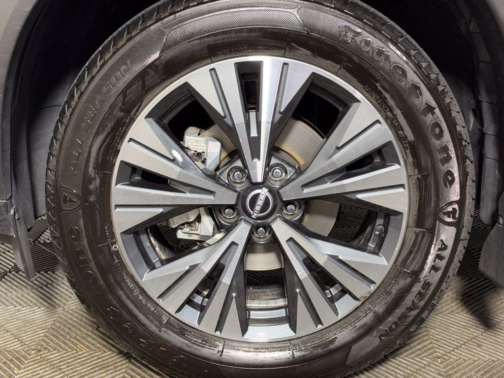 2023 Nissan Rogue SV Premium Nissan Certified