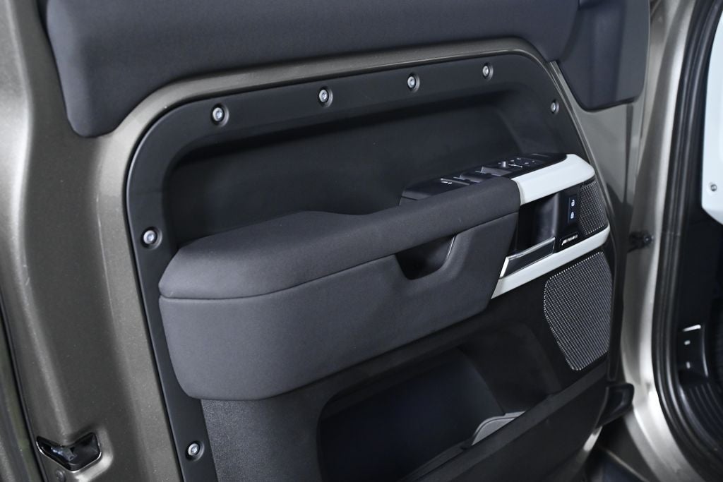 2023 Land Rover Defender 110 S