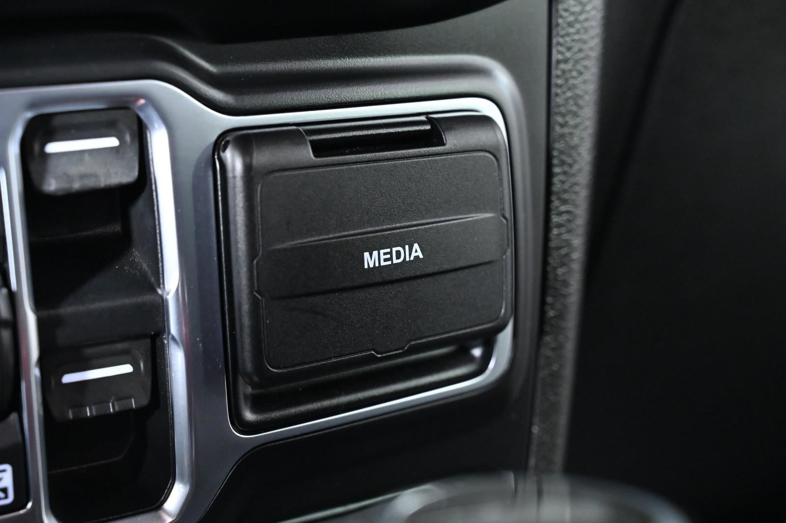 2020 Jeep Wrangler Unlimited Sahara Altitude
