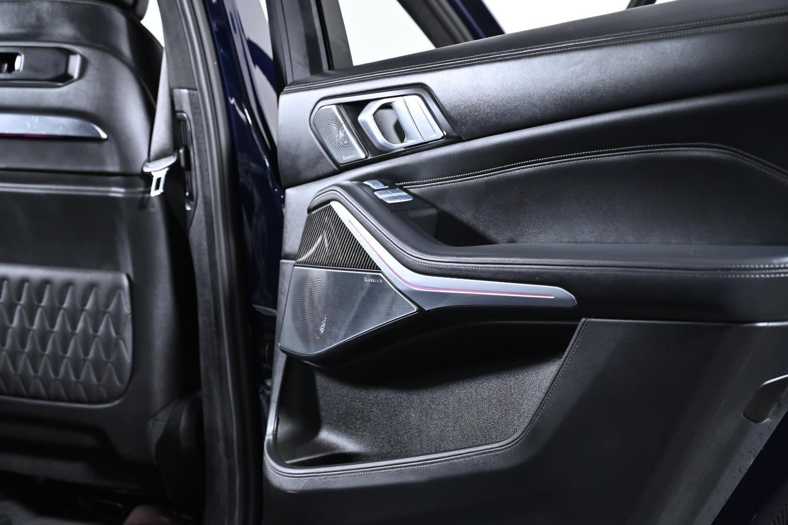 2023 BMW X7 M60i