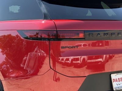 2025 Land Rover Range Rover Sport SE