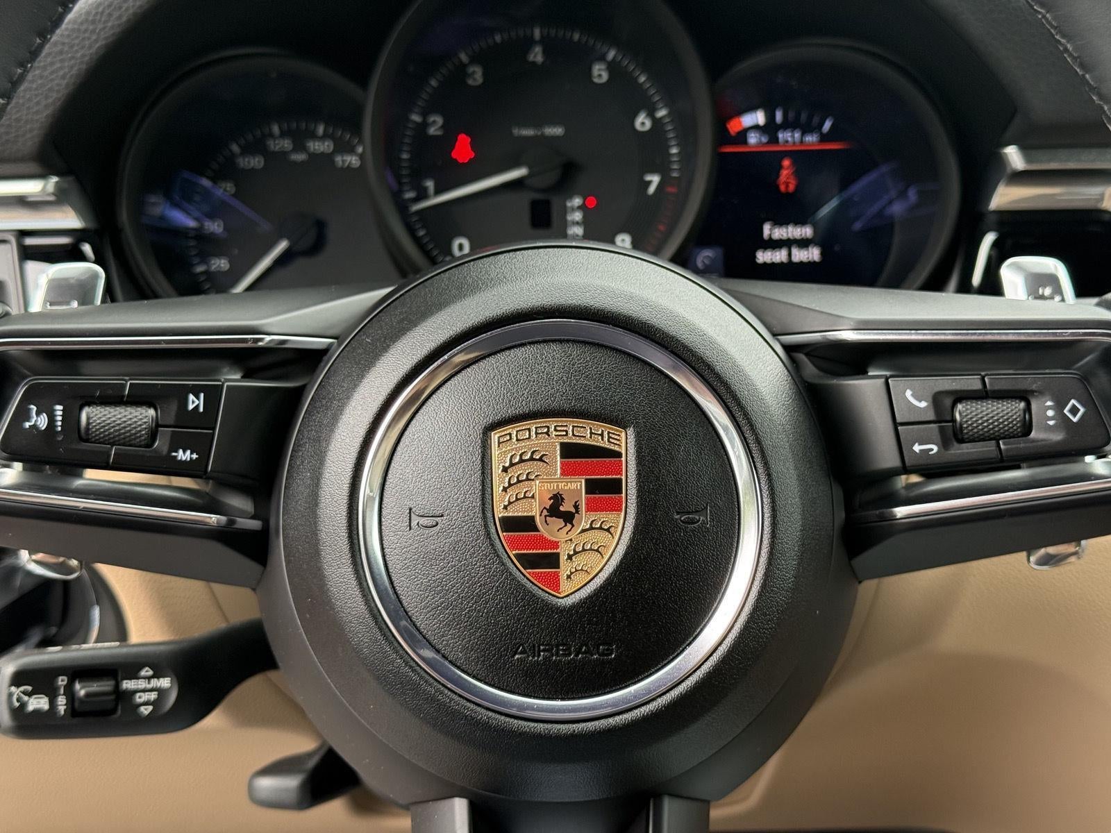 2025 Porsche Macan AWD