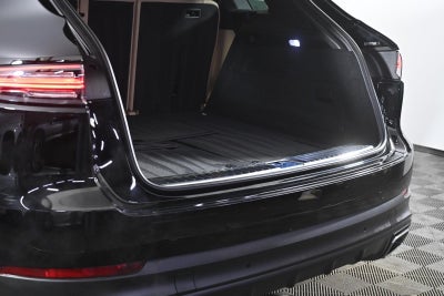 2023 Porsche Cayenne Base