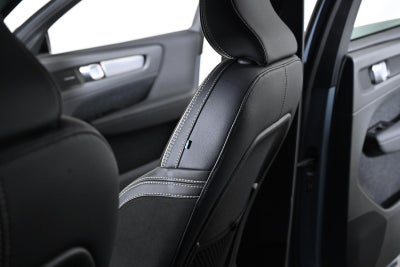 2021 Volvo XC40 R-Design