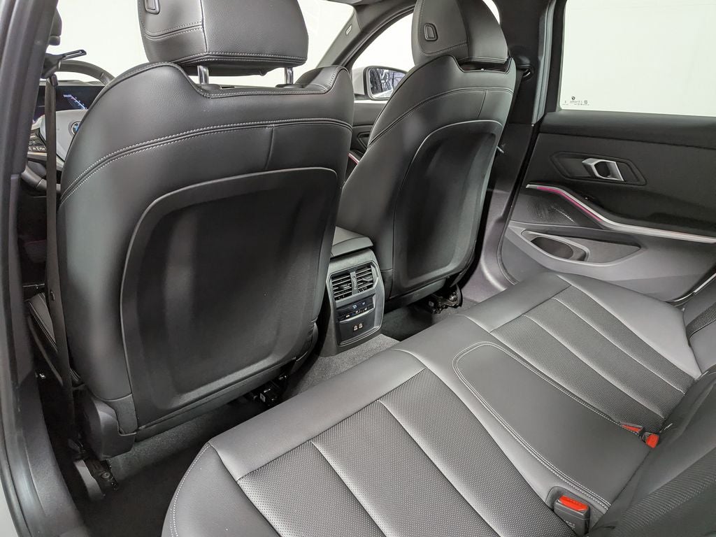 2025 BMW 330i xDrive 330i xDrive