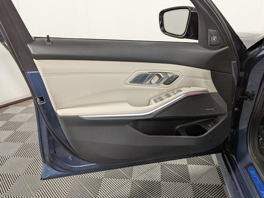 2025 BMW 3 Series 330i xDrive