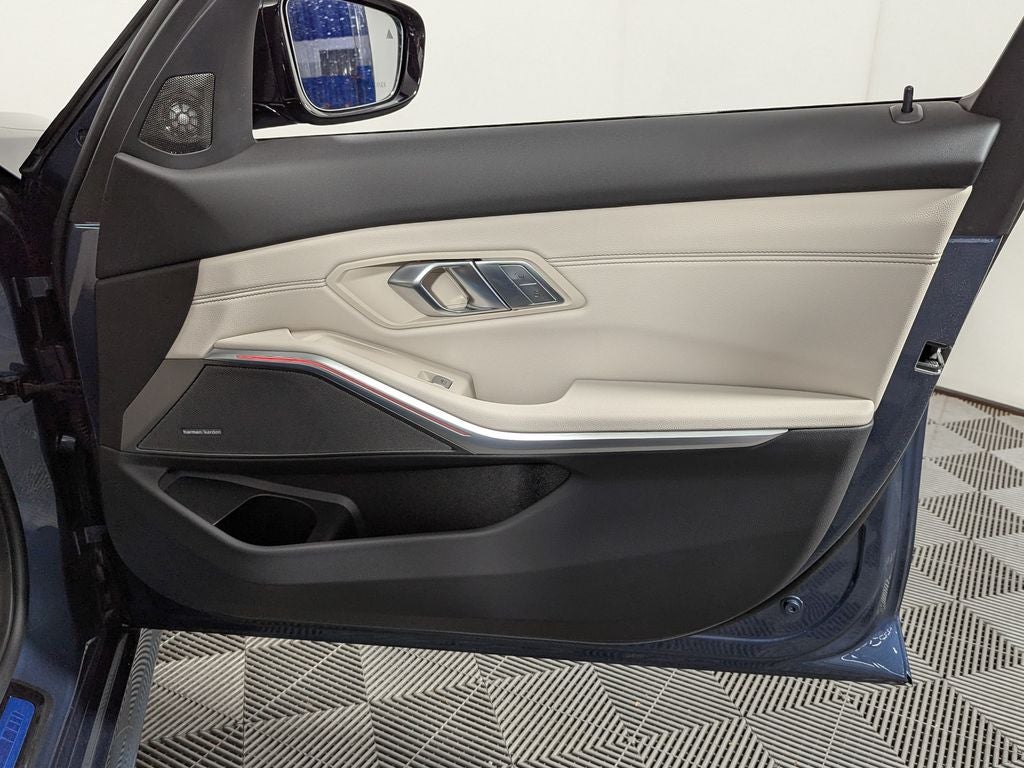 2025 BMW 3 Series 330i xDrive