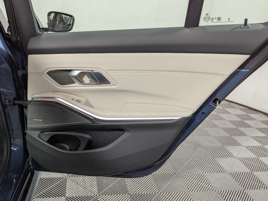 2025 BMW 3 Series 330i xDrive