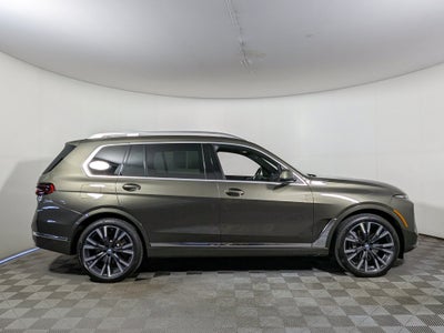 2025 BMW X7 xDrive40i