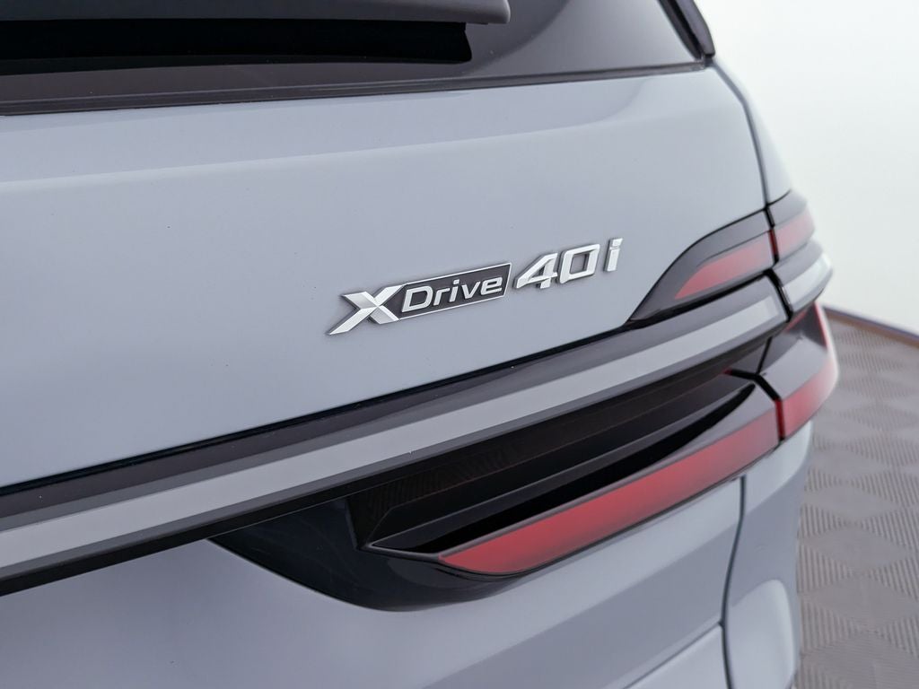 2025 BMW X7 xDrive40i