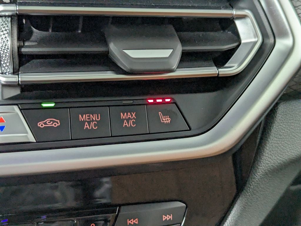 2025 BMW X4 xDrive30i