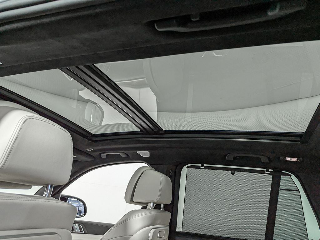 2024 BMW X5 M60i
