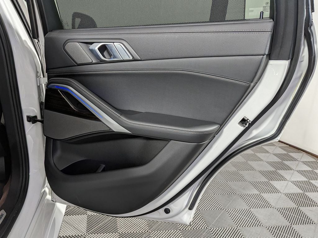 2023 BMW X6 xDrive40i