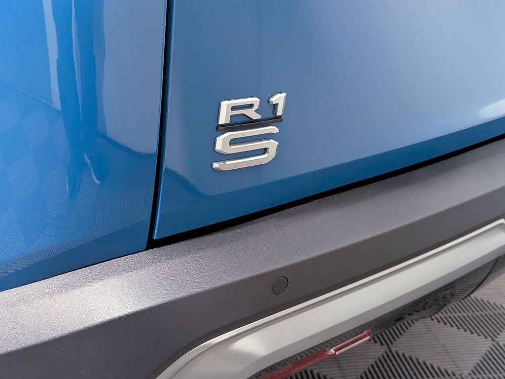 2026 Rivian R1S Base