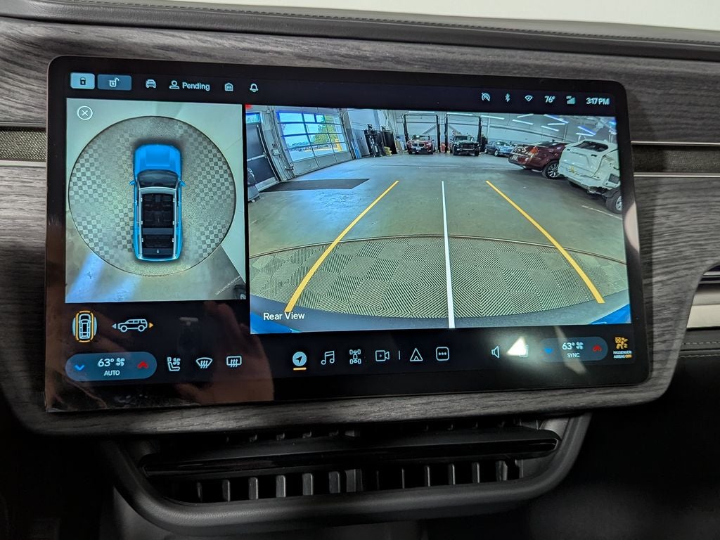 2026 Rivian R1S Base