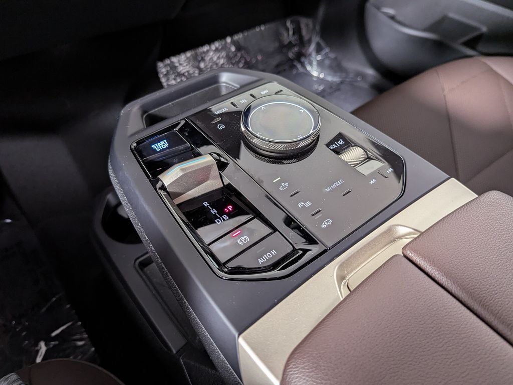 2025 BMW iX xDrive50