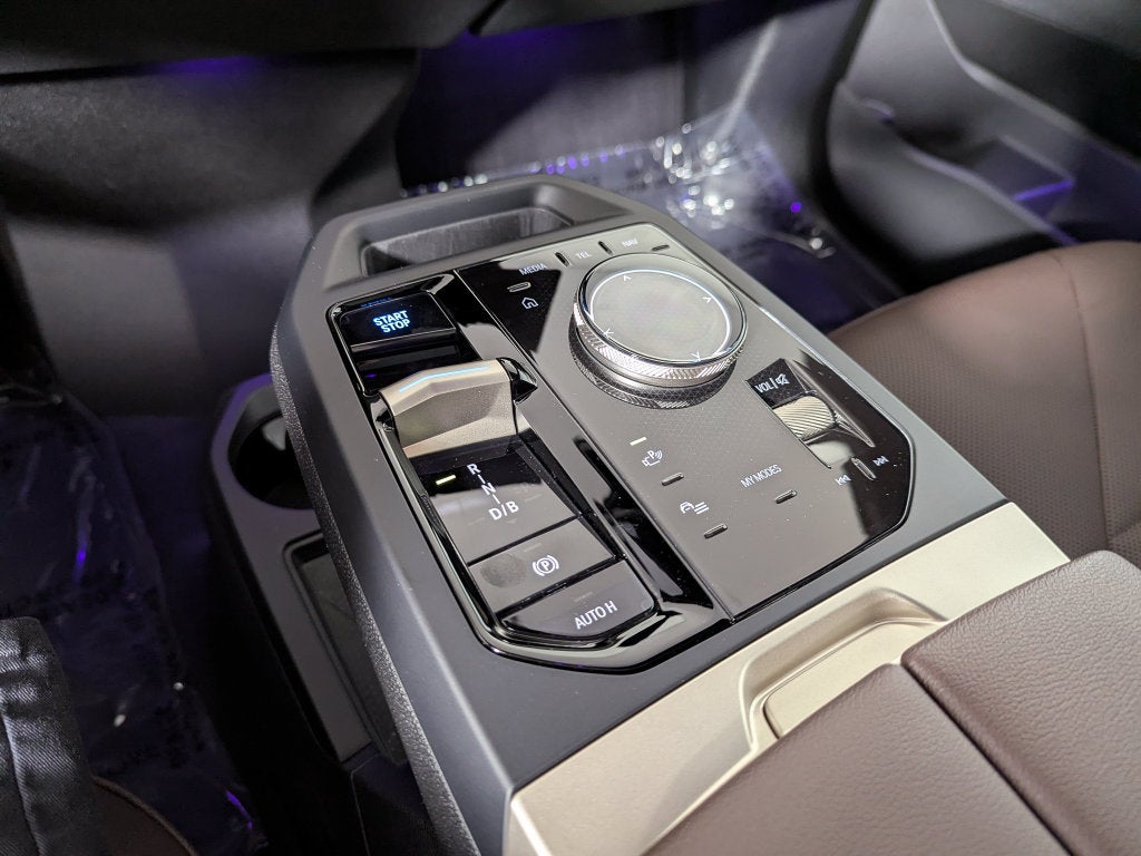 2025 BMW iX xDrive50