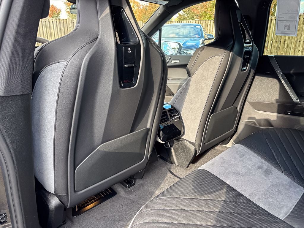 2026 BMW iX xDrive45