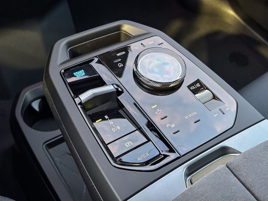 2026 BMW iX xDrive45