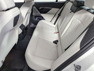 2025 BMW i5 xDrive40 xDrive40