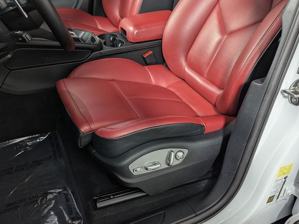 2024 Porsche Macan Base