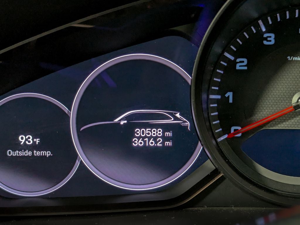 2022 Porsche Cayenne Platinum Edition