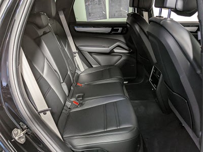 2022 Porsche Cayenne Platinum Edition