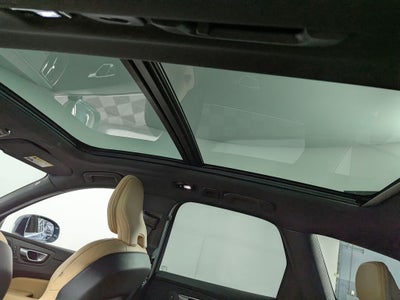2023 Volvo XC60 B5 Ultimate Bright Theme