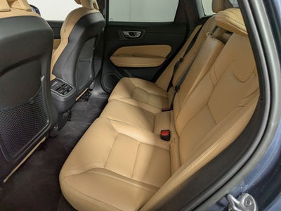 2023 Volvo XC60 B5 Ultimate Bright Theme