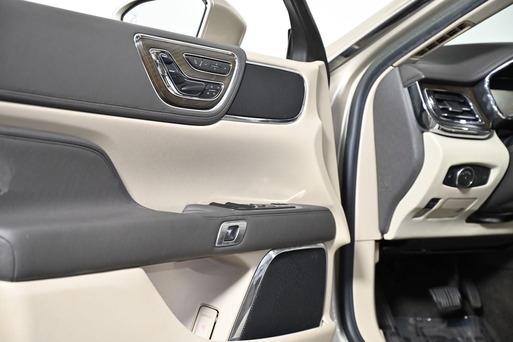 2017 Lincoln Continental Reserve